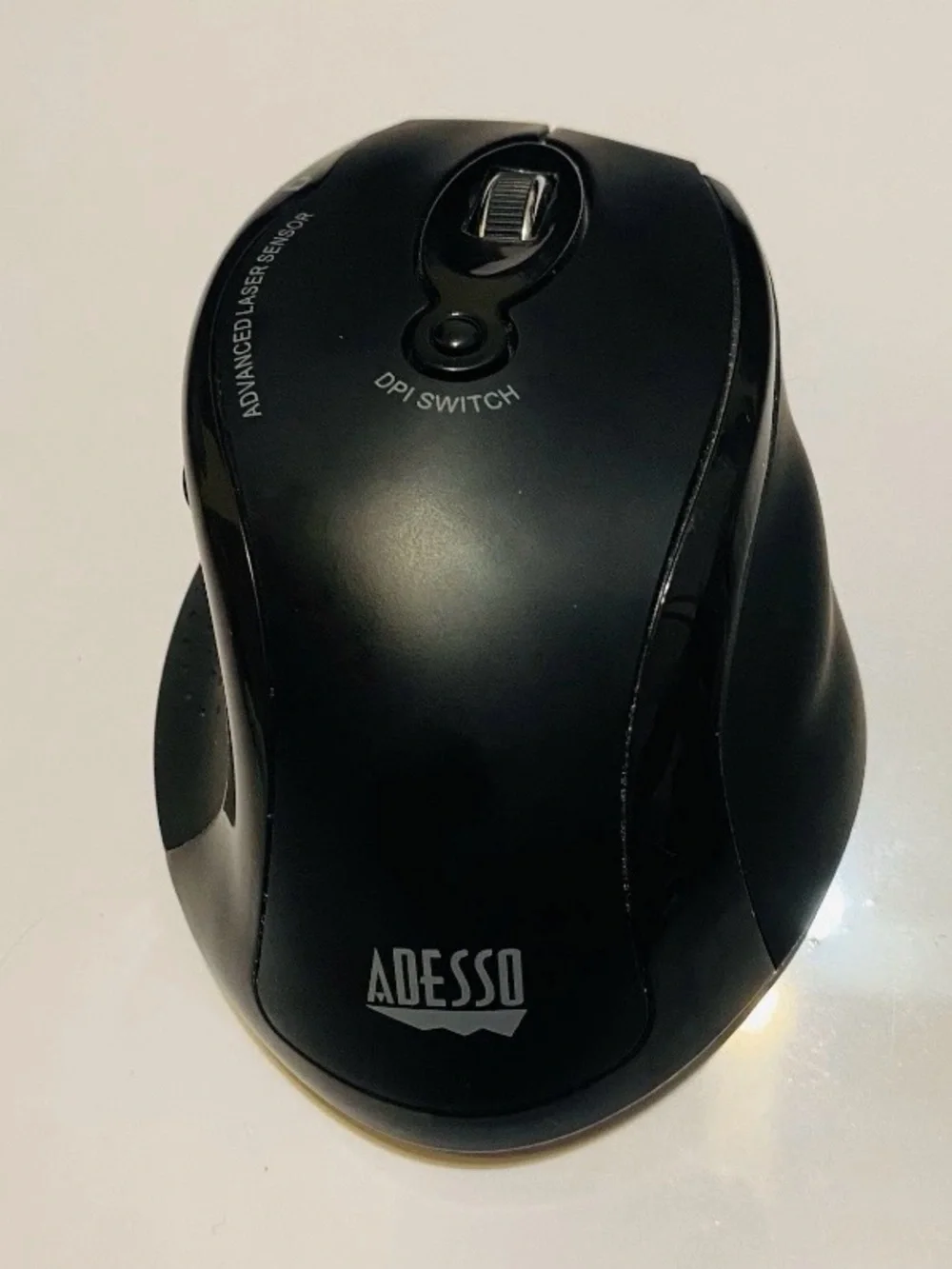 Adesso Wireless Ergonomic Optical Mouse - iMouse G25